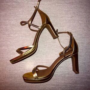 CHINESE LAUNDRY HEELS